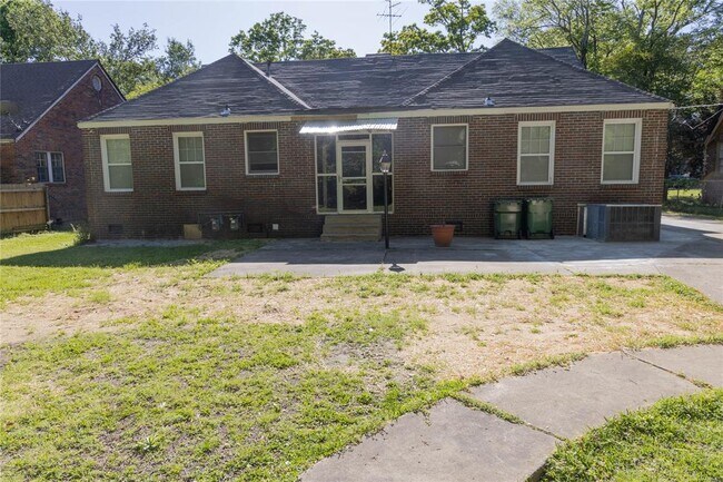 Foto del edificio - 3357 Lexington Rd