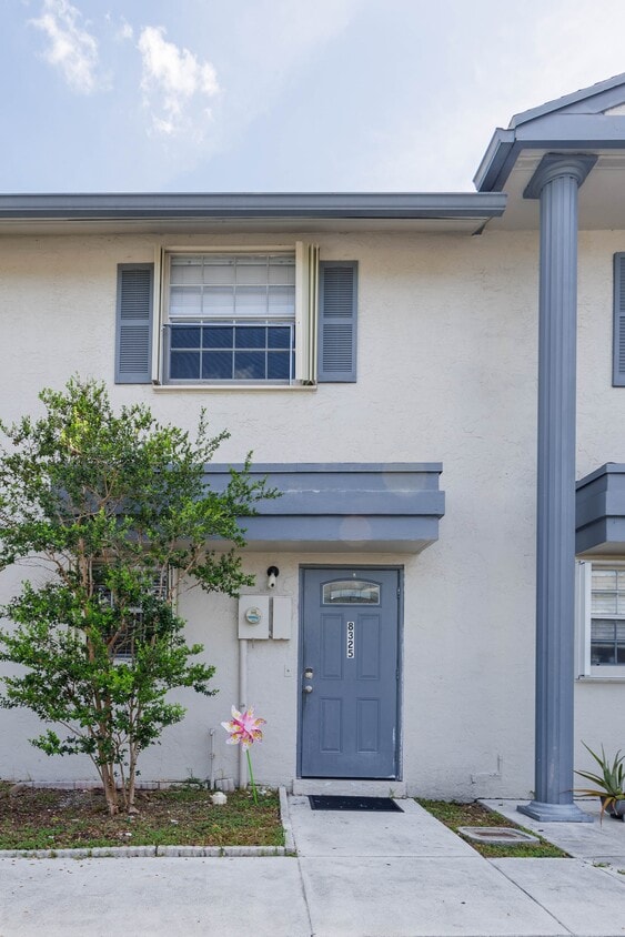 Photo - 8325 Fairway Rd (Sunrise, FL)