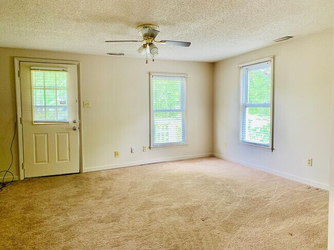 Foto del edificio - 802 N B St