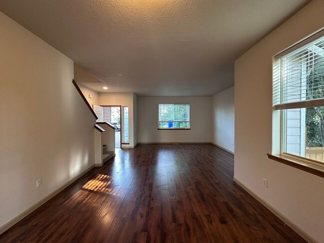 Building Photo - Welcome to this spacious and inviting single-family home w/fully fenced backyard! New Carpet Inst...
