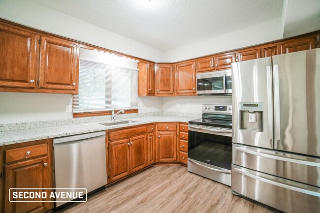 Building Photo - 1918 NE 4th ST