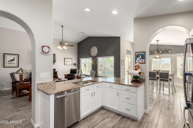 Building Photo - 16325 W Paradise Ln