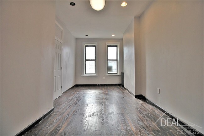 Foto del edificio - 627 Sterling PLACE #1LR
