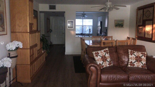 Building Photo - 1101 SW 128th Ter