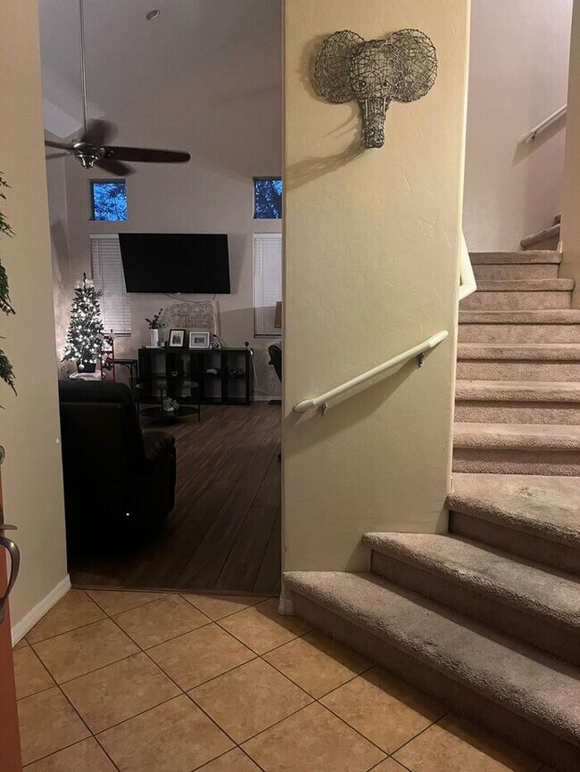 Gated Community at the base of AMountain Alquileres en Tucson, AZ