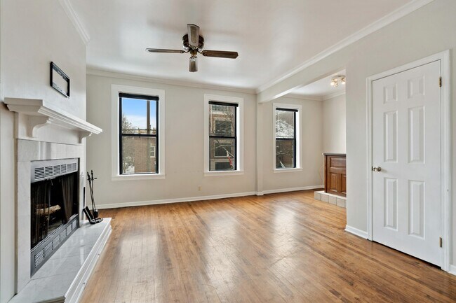 Foto del edificio - 2856 N Southport Ave