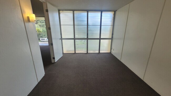 Foto del edificio - Recently Upgraded Spacious 1 Bedroom Apartment in the Ridgecrest Complex.