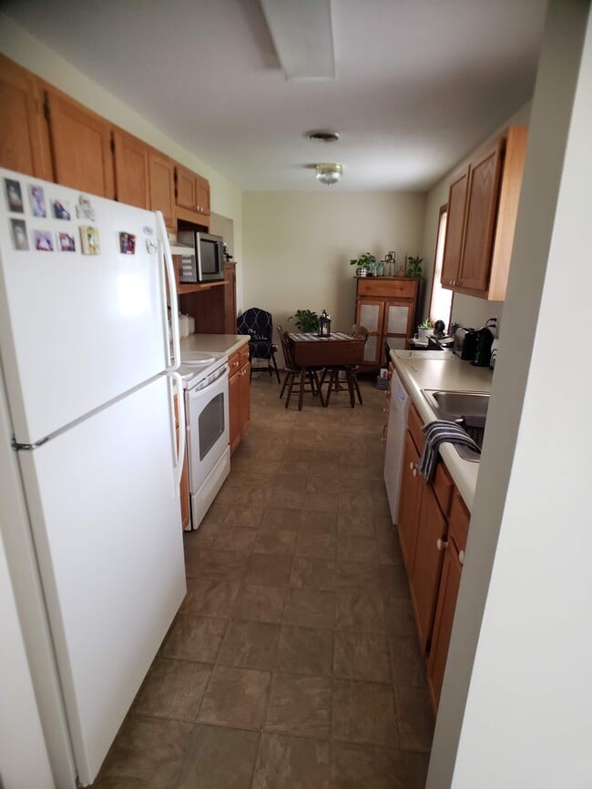 Building Photo - 1103 Sandra Ct