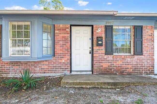 Building Photo - 3927 Prudence Dr