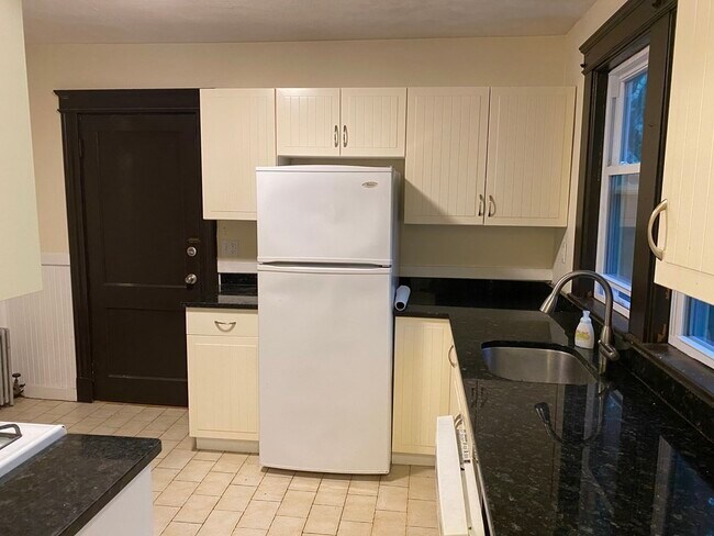 Building Photo - 68 Auburndale Ave