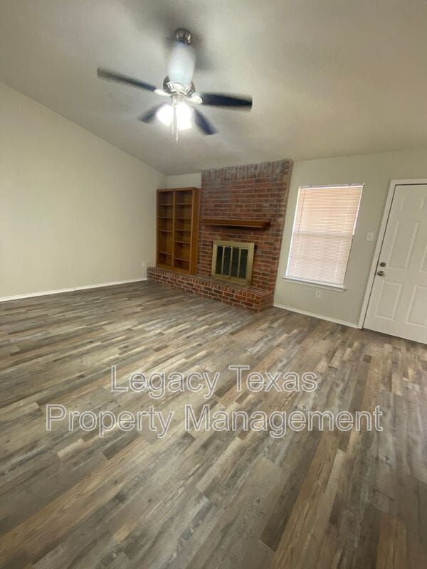 Building Photo - 801 McAnear St
