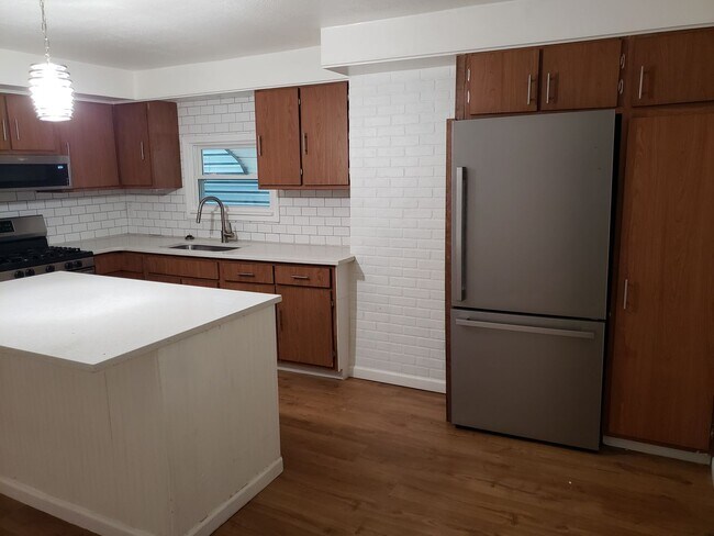 Foto del edificio - **** THIS PROPERTY HAS AN APPROVED APPLICA...