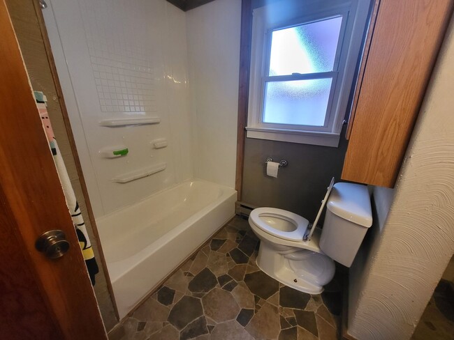 Building Photo - Home in Riverton