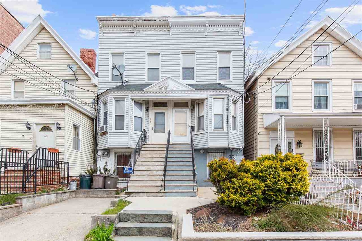 Primary Photo - 64 Brinkerhoff St