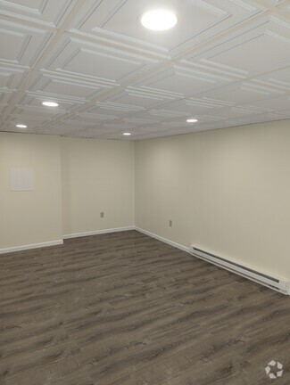 Building Photo - 414 Elmwood Dr
