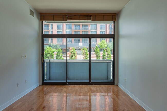 Building Photo - 650 W Wayman St