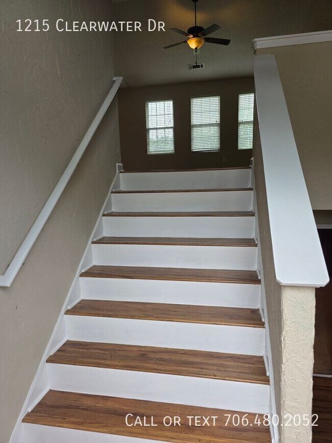 Foto del edificio - 1215 Clearwater Dr