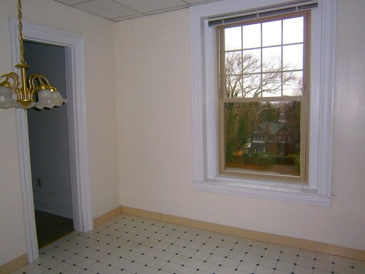 Building Photo - 508 Villa Ter