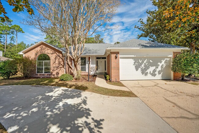 Foto del edificio - 114 Dana Pointe