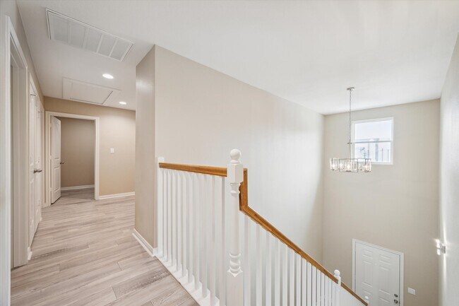 Foto del edificio - 4834 Pine Ave