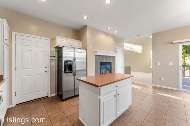 Building Photo - 3 br, 3 bath House - 10599 Atwood Circle