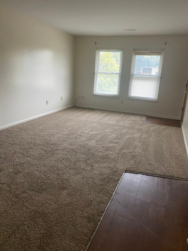 living room - 626 Randler Ave