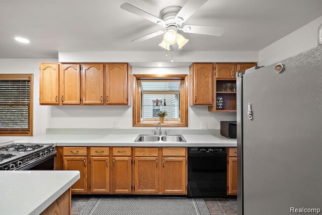 Building Photo - 836 Miller Ave