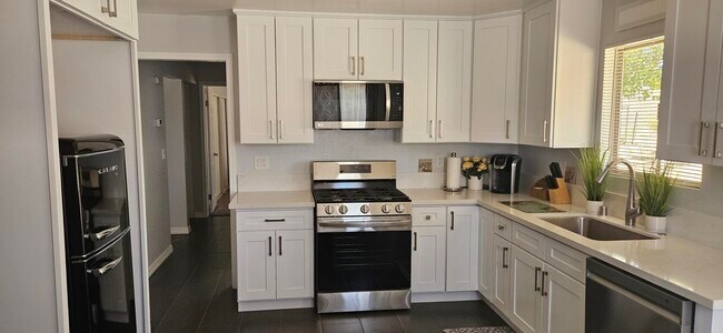 Building Photo - 7708 Mariposa Trl