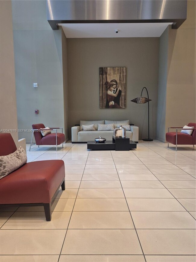 Building Photo - 300 S Biscayne Blvd