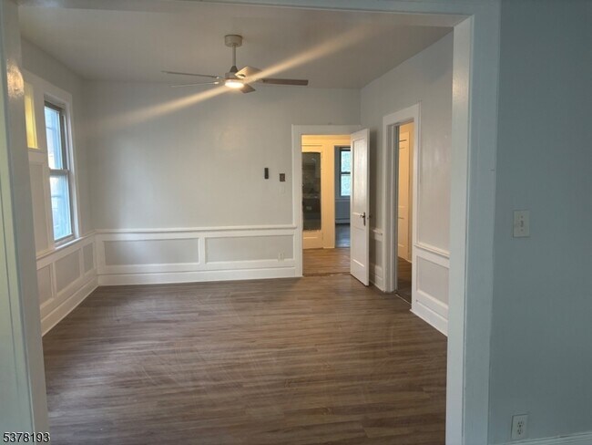 Building Photo - 49 Monticello Ave