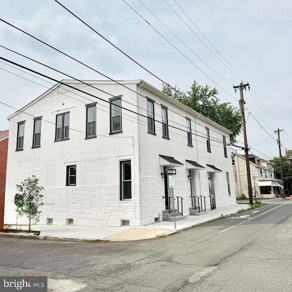 Foto del edificio - 151 N York St