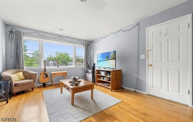 Foto del edificio - 731 Galloping Hill Rd