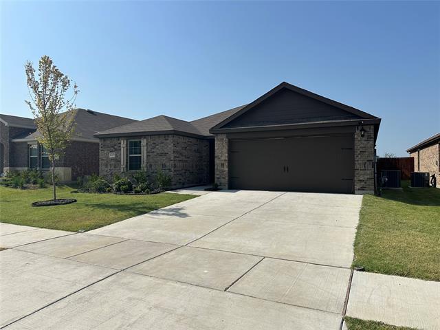 Building Photo - 1329 Skyline Dr