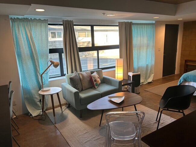 Foto del edificio - 2858 Waverly Dr