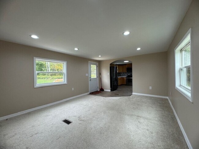 Building Photo - Beautiful Single-Family Home