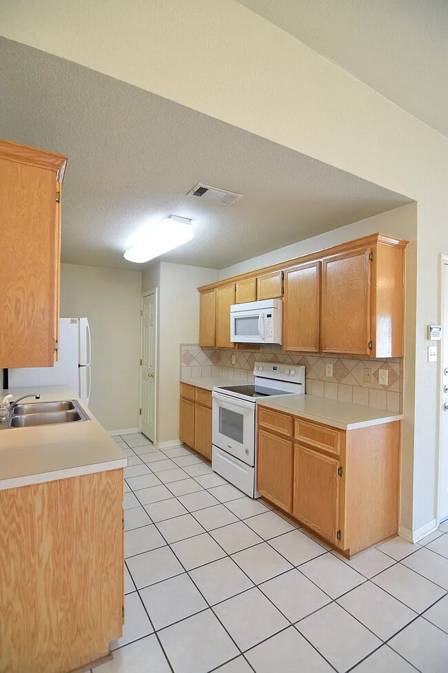 Building Photo - 4500 John David Dr