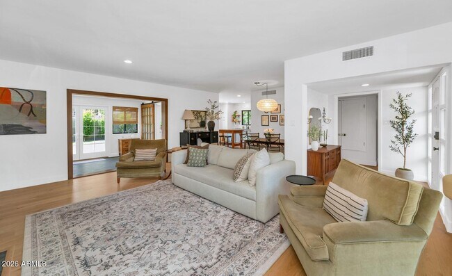 Foto del edificio - 103 W Palmcroft Dr