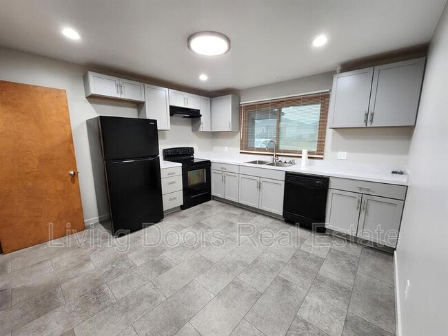 Building Photo - 4241 S 39th St