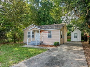Building Photo - 2265 Klinger St