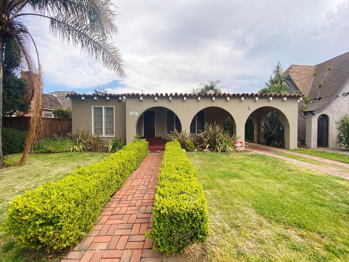 Primary Photo - 2080 Eucalyptus Ave // Beautiful Home