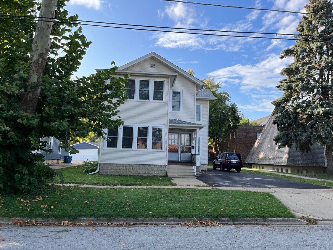 Primary Photo - 212 Wilder St