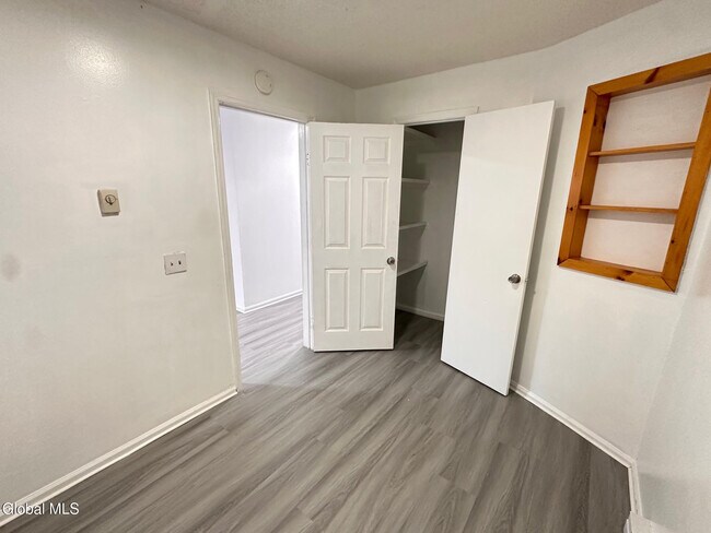 Foto del edificio - 3134 6th Ave