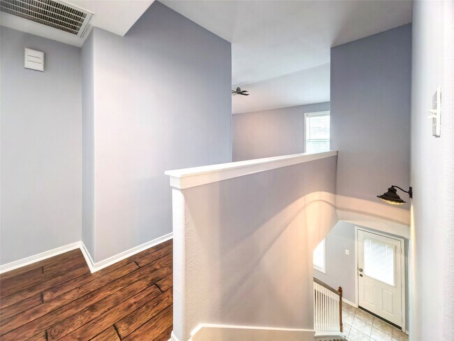 Foto del edificio - 15510 Fir Woods Ln
