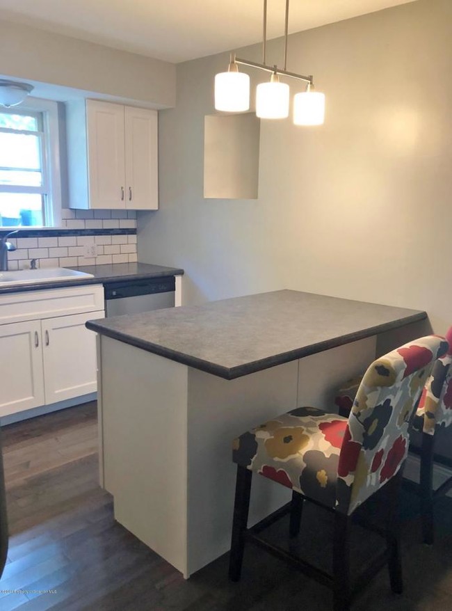 Building Photo - 2 bedroom in Clarks Summit PA 18411