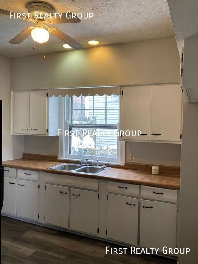 Photo - 352 Illinois Ave-