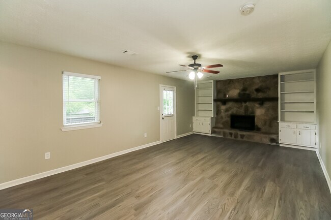 Foto del edificio - 7548 Colonial Ct