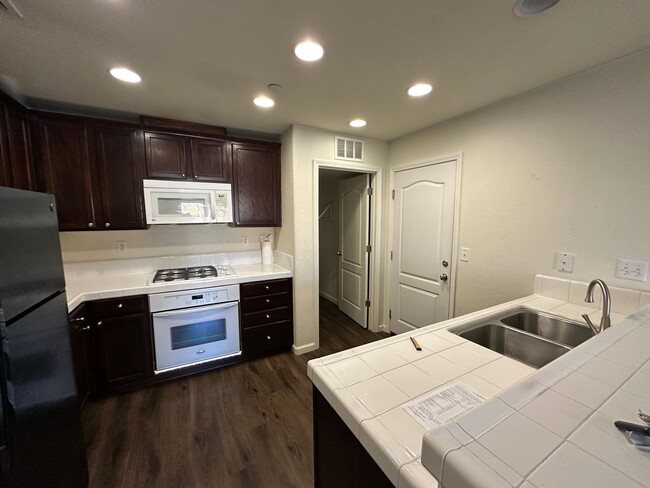 Building Photo - 2552 Allen Cir