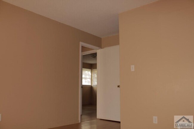 Building Photo - 120 Shoemaker Ct