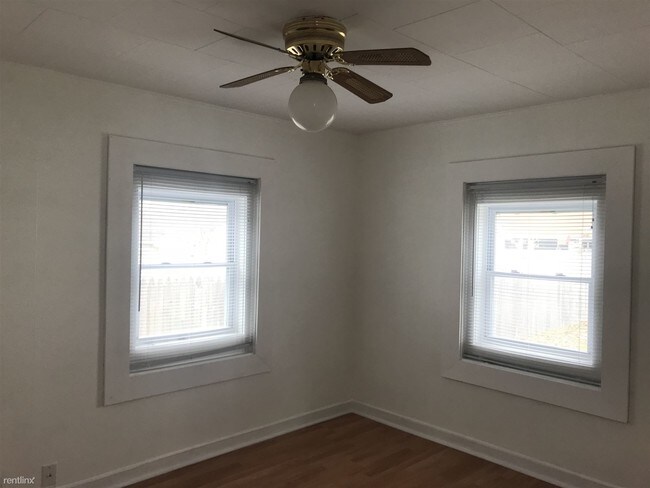 Building Photo - 2 br, 1 bath House - 126 W Monroe St