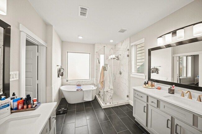 Foto del edificio - 10936 Keaton Landing Dr